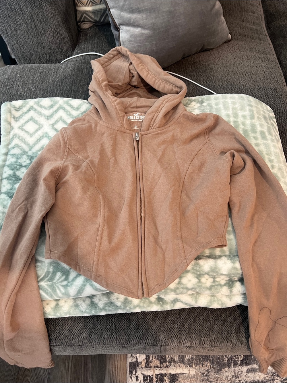 Hollister social tourist Cropped Hooded Bomber Jacket in Taupe Brown